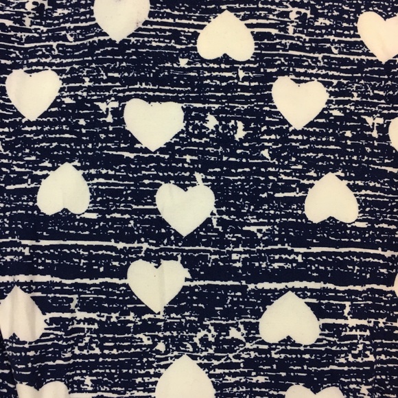 💗💗HEART PRINT LEGGINGS💗💗 - Picture 2 of 2